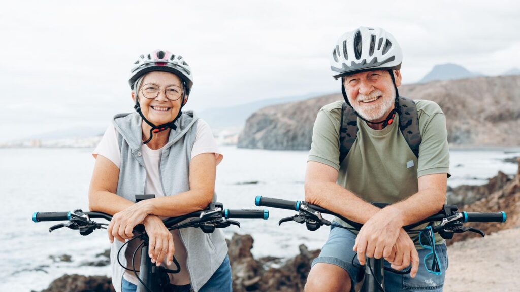 Portrait,Of,Couple,Of,Old,And,Happy,In,Love,Seniors