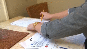 17824037-091525-kfsn-dig-wyw-mental-health-debt-img