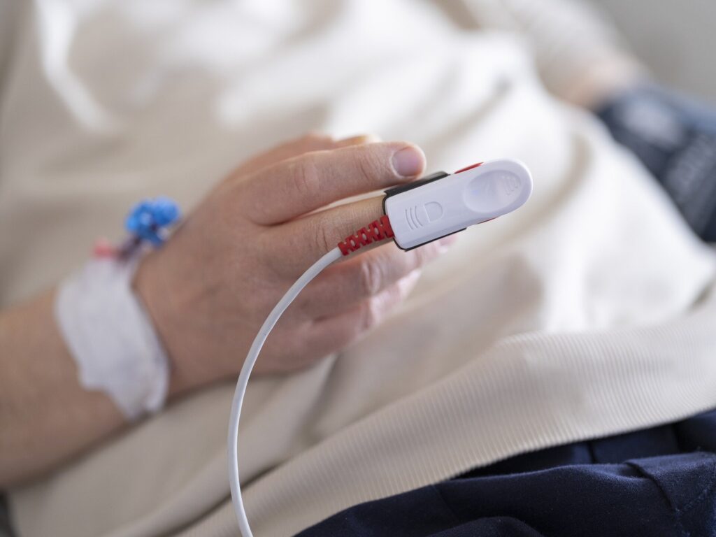 2025-11-hospital-patients-short-die